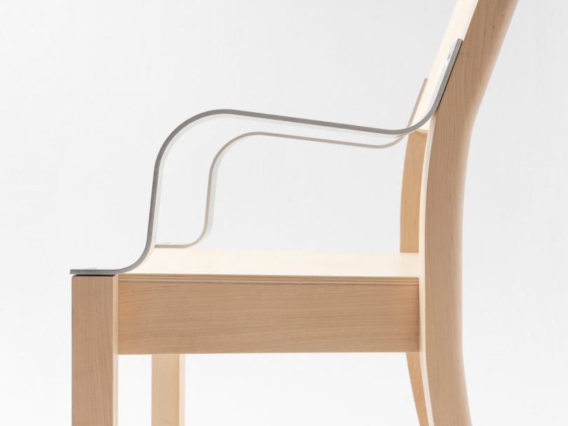 Hayo Gebauer设计的极简主义椅子Belt Chair