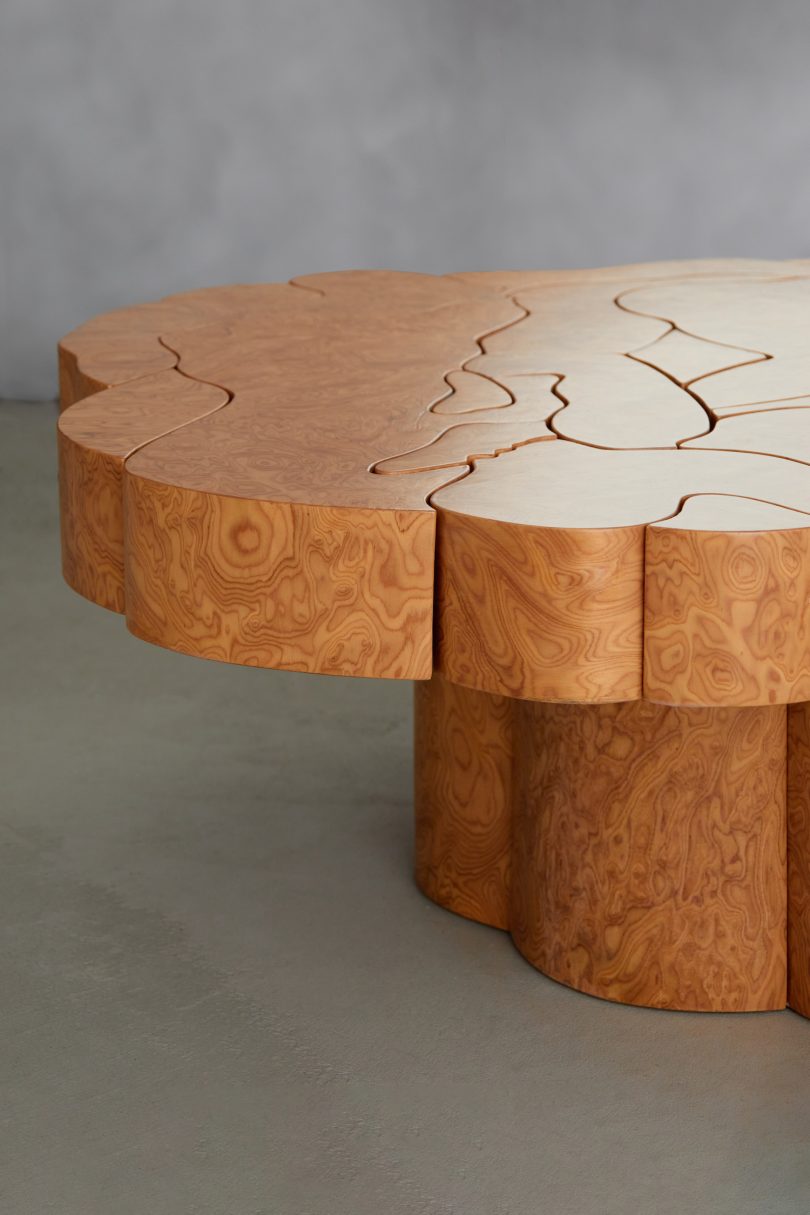 Drew Abrahamson设计的极简桌子Lignum Sanctum