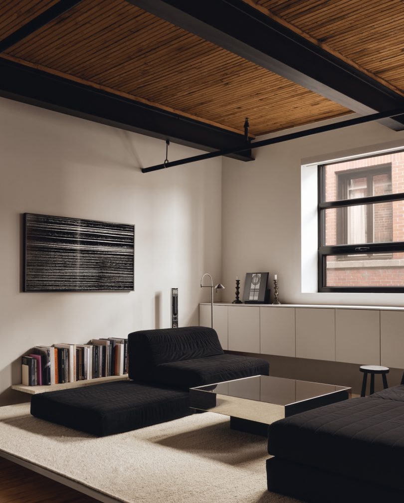 由Guillaume Noiseux设计的极简阁楼Loft Mile-Ex