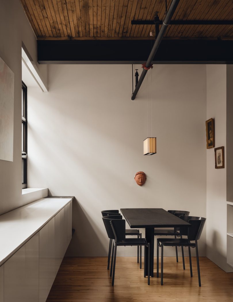 由Guillaume Noiseux设计的极简阁楼Loft Mile-Ex