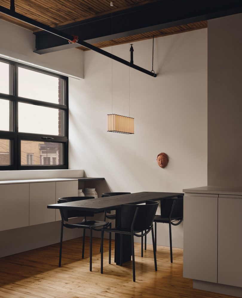 由Guillaume Noiseux设计的极简阁楼Loft Mile-Ex