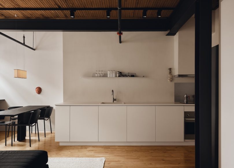 由Guillaume Noiseux设计的极简阁楼Loft Mile-Ex