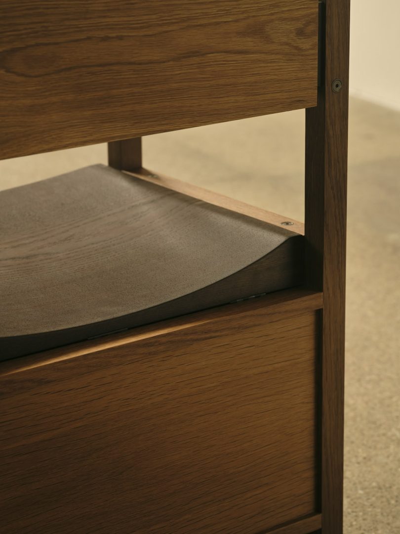 由Amanda Lilholt设计的极简长凳Slagbænk