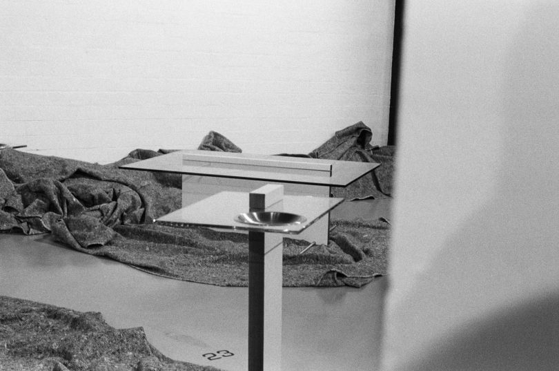 Amelia Stevens设计的极简家具Species of Tables and Other Pieces