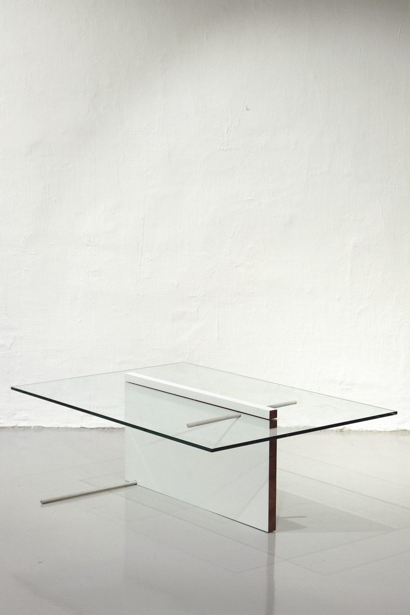 Amelia Stevens设计的极简家具Species of Tables and Other Pieces