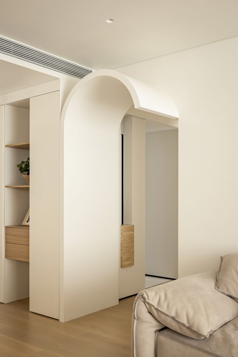 由Huang Guangjian设计的极简公寓Baiyun Renovation