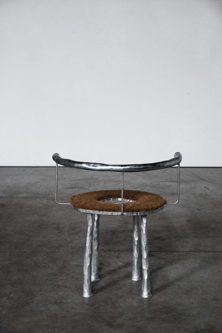 Thomas Serruys设计的极简扶手椅Resourcer Armchair