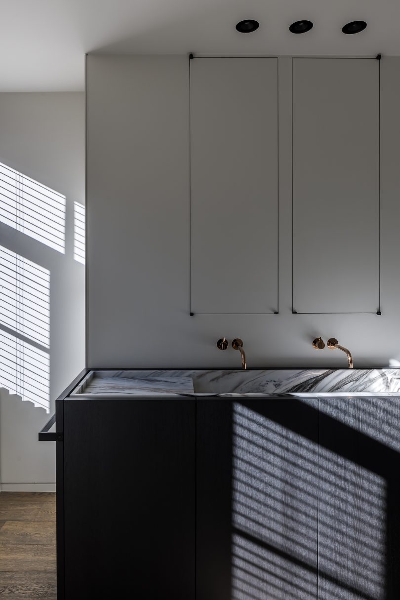 Frederic Kielemoes Interieurarchitect设计的极简住宅VP Brugge