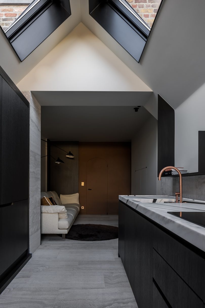 Frederic Kielemoes Interieurarchitect设计的极简住宅VP Brugge