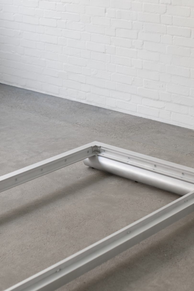 伦敦工作室 1 0 0 9 设计的极简的床03/01 Bed