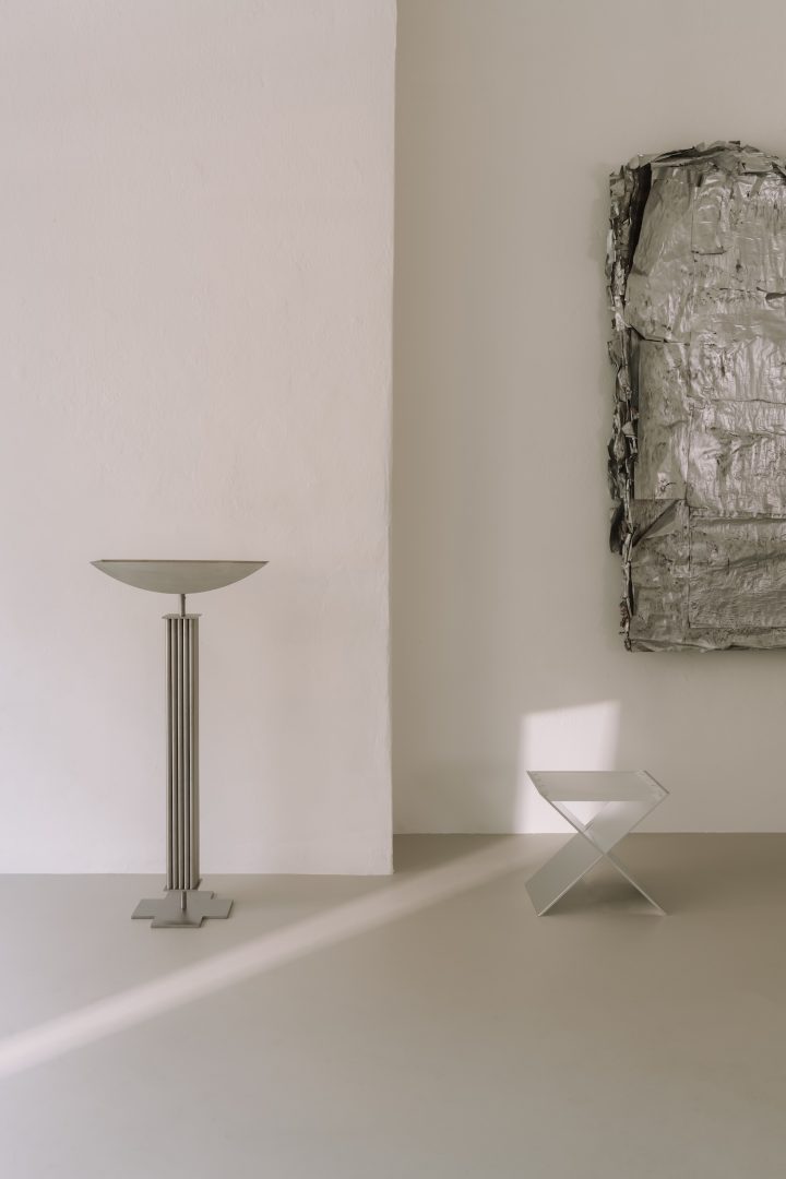 VAUST Gallery举办的极简主义展览Altered Angles