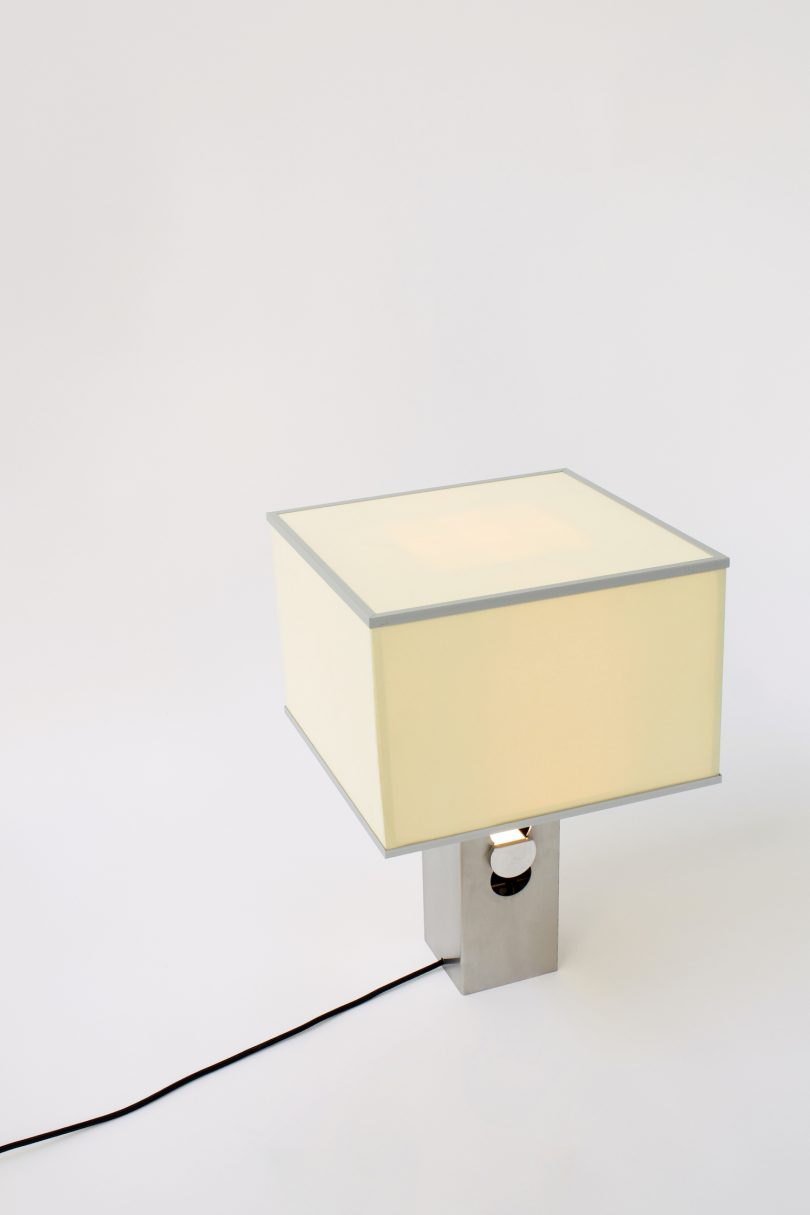 NAGØT设计的极简台灯Captive Table Lamp
