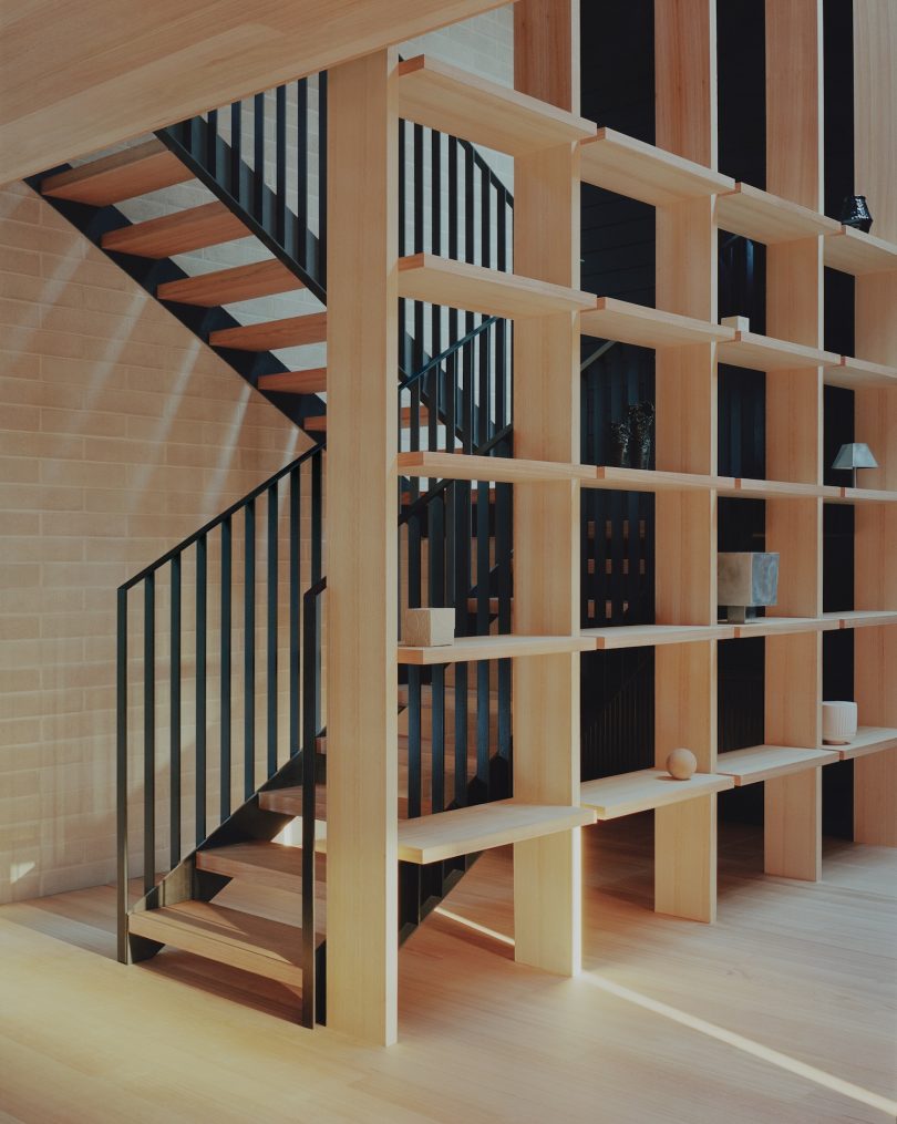 由PARABOLICA设计的极简主义住宅Echo House