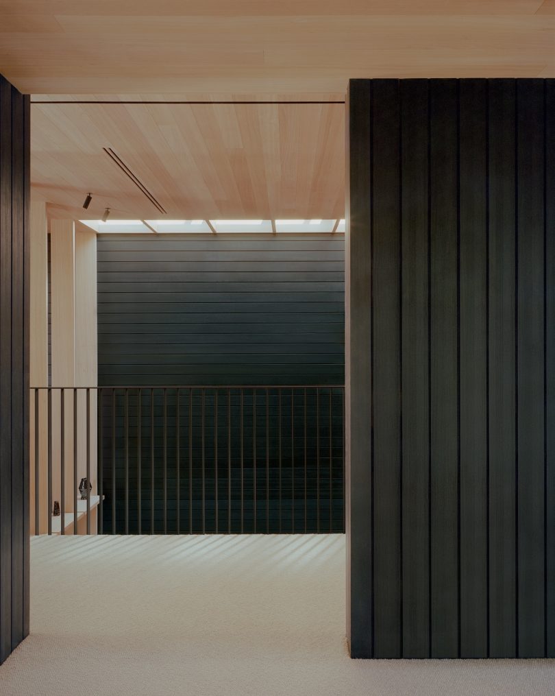 由PARABOLICA设计的极简主义住宅Echo House