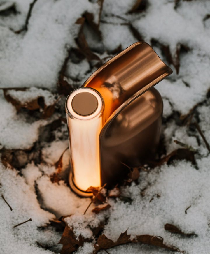 由Lake + Wells工作室设计的便携式无绳灯Fable