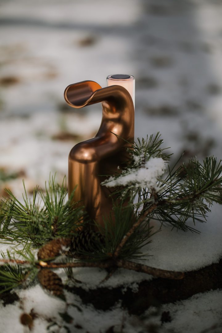 由Lake + Wells工作室设计的便携式无绳灯Fable