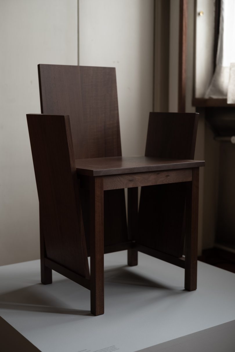 Ryuichi Kozeki设计的极简椅子Frame Structured Armchair