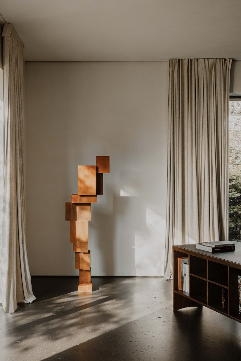 由Nicolas Schuybroek设计的简主义住宅H House