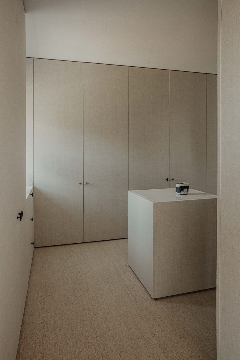 由Nicolas Schuybroek设计的简主义住宅H House