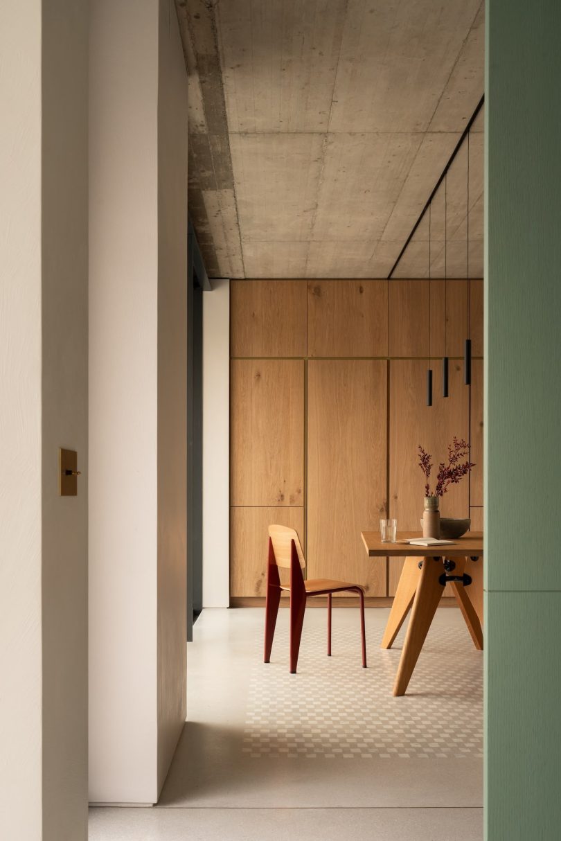 Tuckey Design Studio设计的极简住宅Lake Como Villa