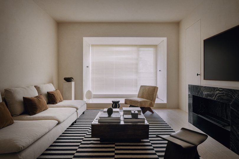 NOV.11 STUDIO设计的极简主义住宅Living Theater