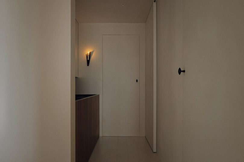 NOV.11 STUDIO设计的极简主义住宅Living Theater