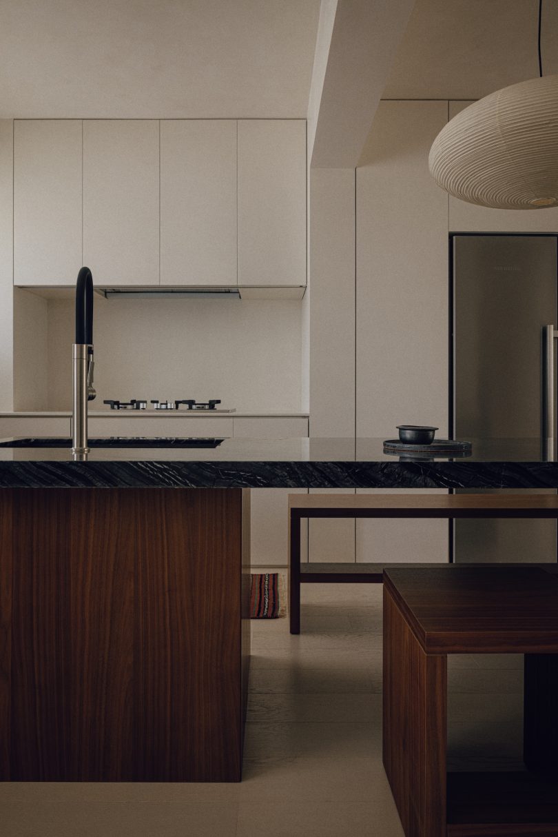 NOV.11 STUDIO设计的极简主义住宅Living Theater