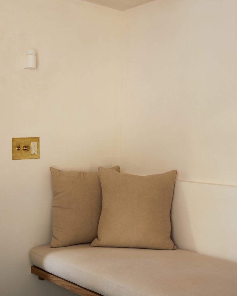 由TBo设计的极简主义住宅Pelham House