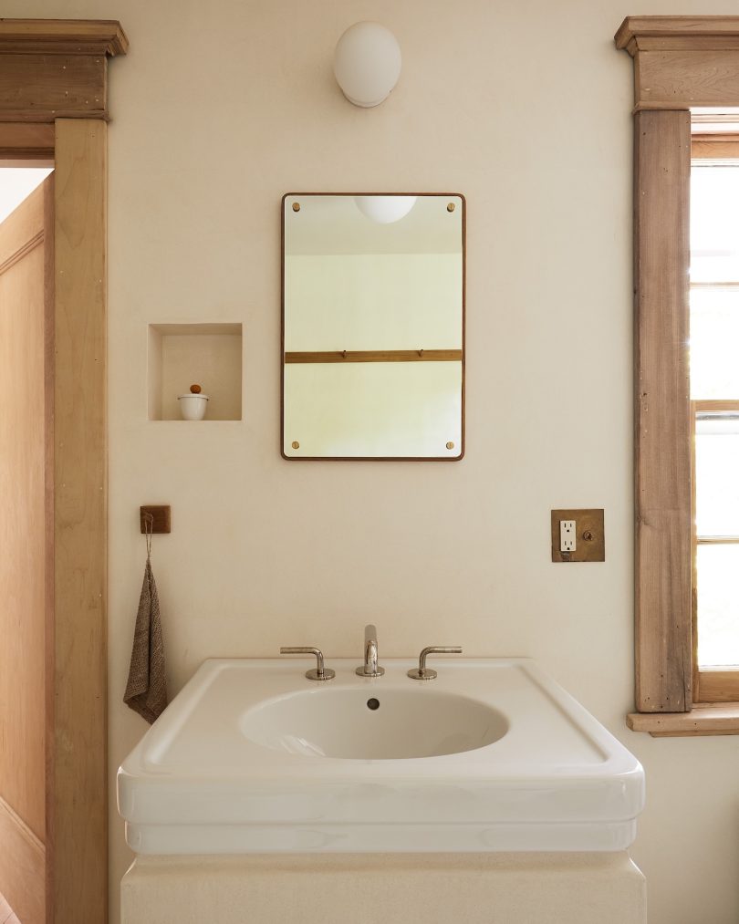 由TBo设计的极简主义住宅Pelham House