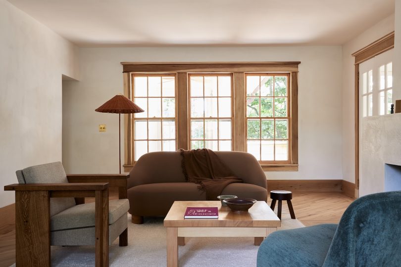 由TBo设计的极简主义住宅Pelham House