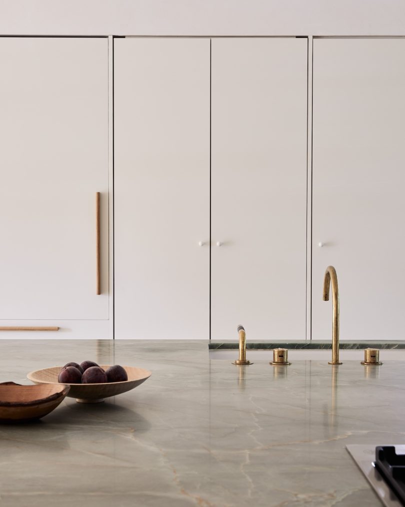 由TBo设计的极简主义住宅Pelham House