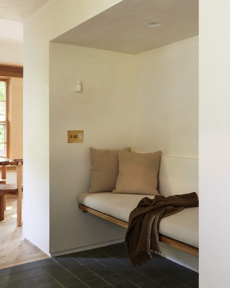 由TBo设计的极简主义住宅Pelham House