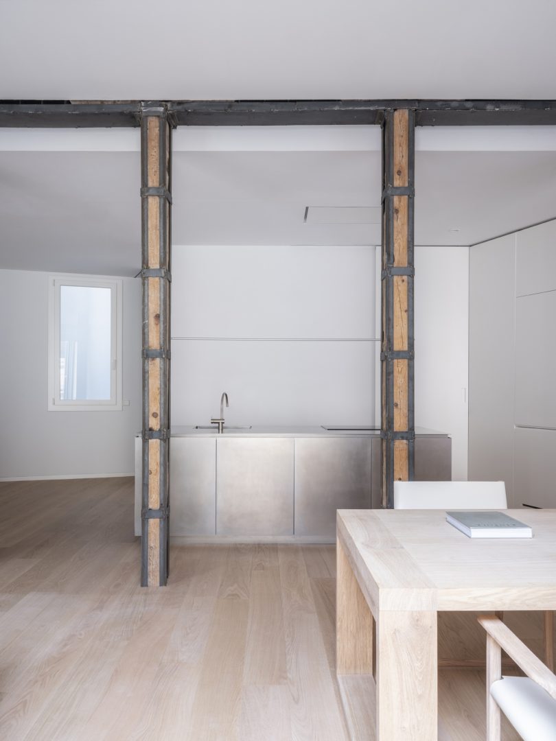Donaire Milans Arquitectos设计的极简住宅Renovation in Tribunal