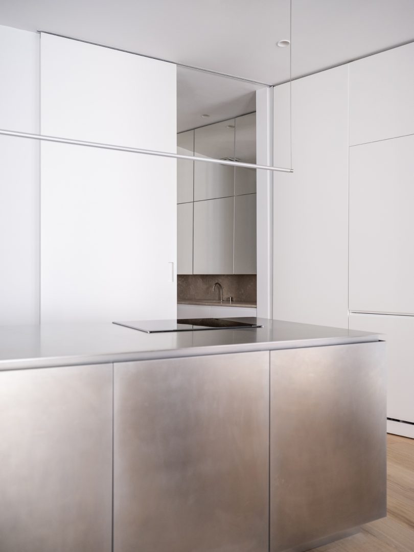 Donaire Milans Arquitectos设计的极简住宅Renovation in Tribunal