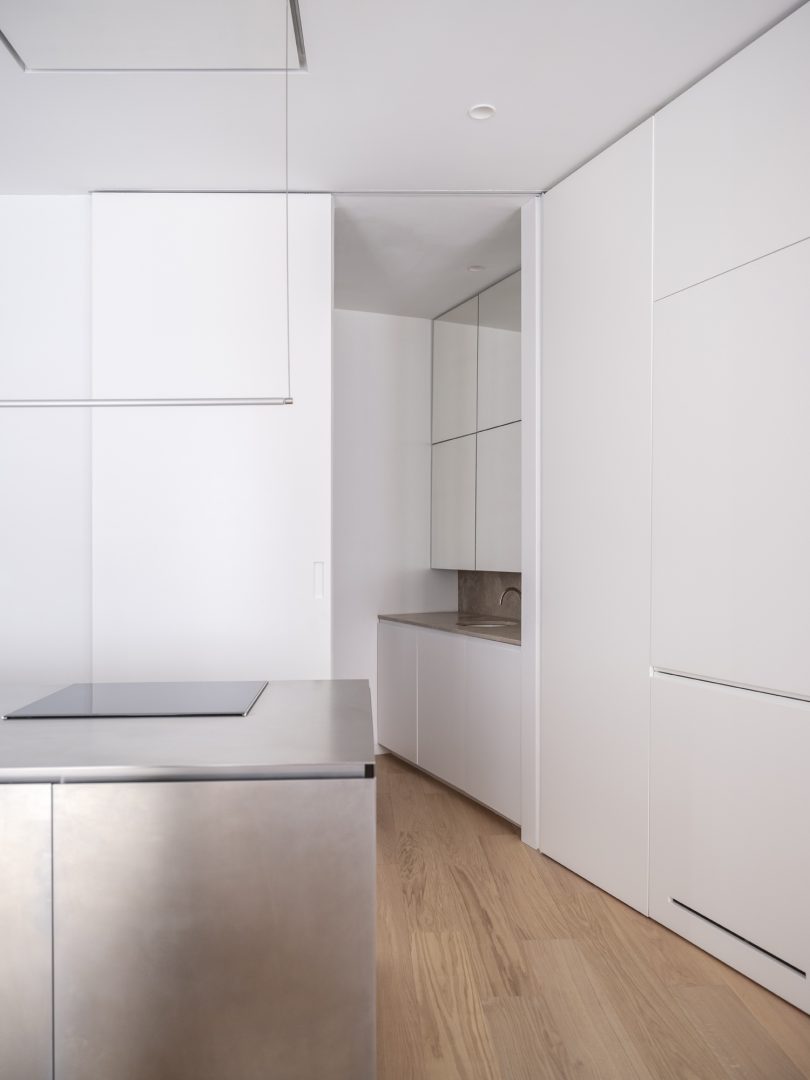 Donaire Milans Arquitectos设计的极简住宅Renovation in Tribunal