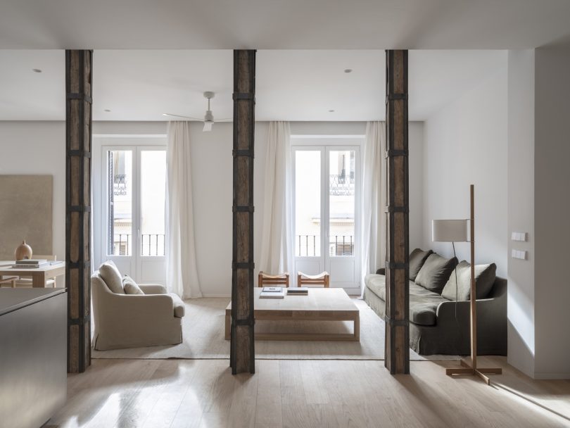 Donaire Milans Arquitectos设计的极简住宅Renovation in Tribunal