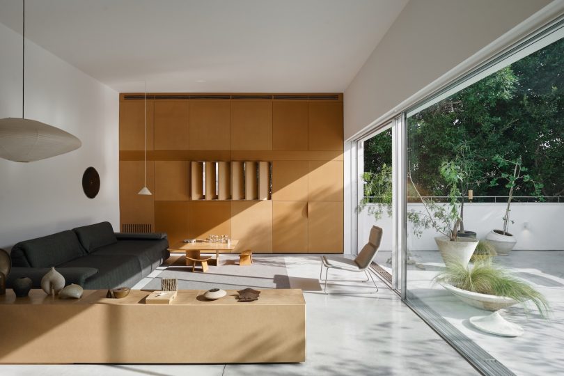 Salty Architects设计的极简主义公寓STND Apartment