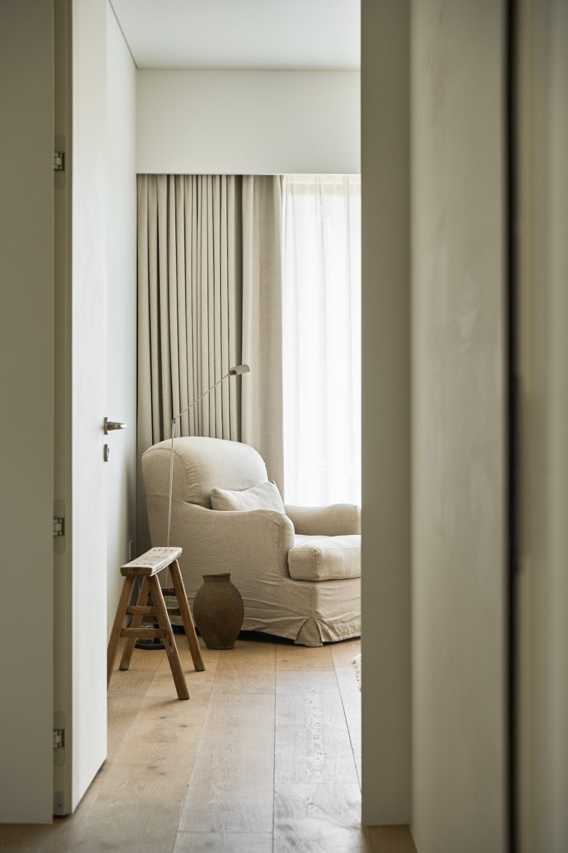 由Zhang Zihao设计的极简主义住宅Beijing Residence