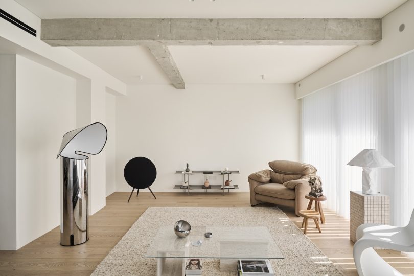 由Zhang Zihao设计的极简主义住宅Beijing Residence