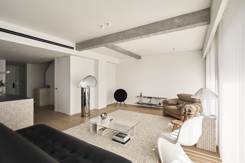 由Zhang Zihao设计的极简主义住宅Beijing Residence