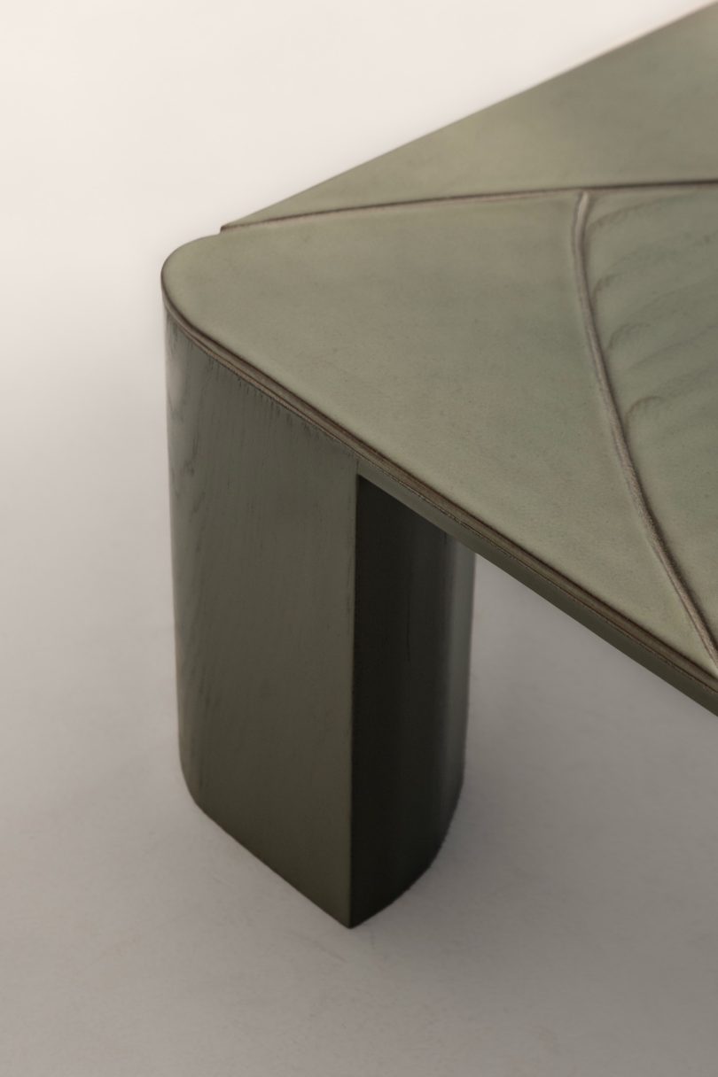 Cultivation Objects设计的极简桌子Fallen Leaves Coffee Table