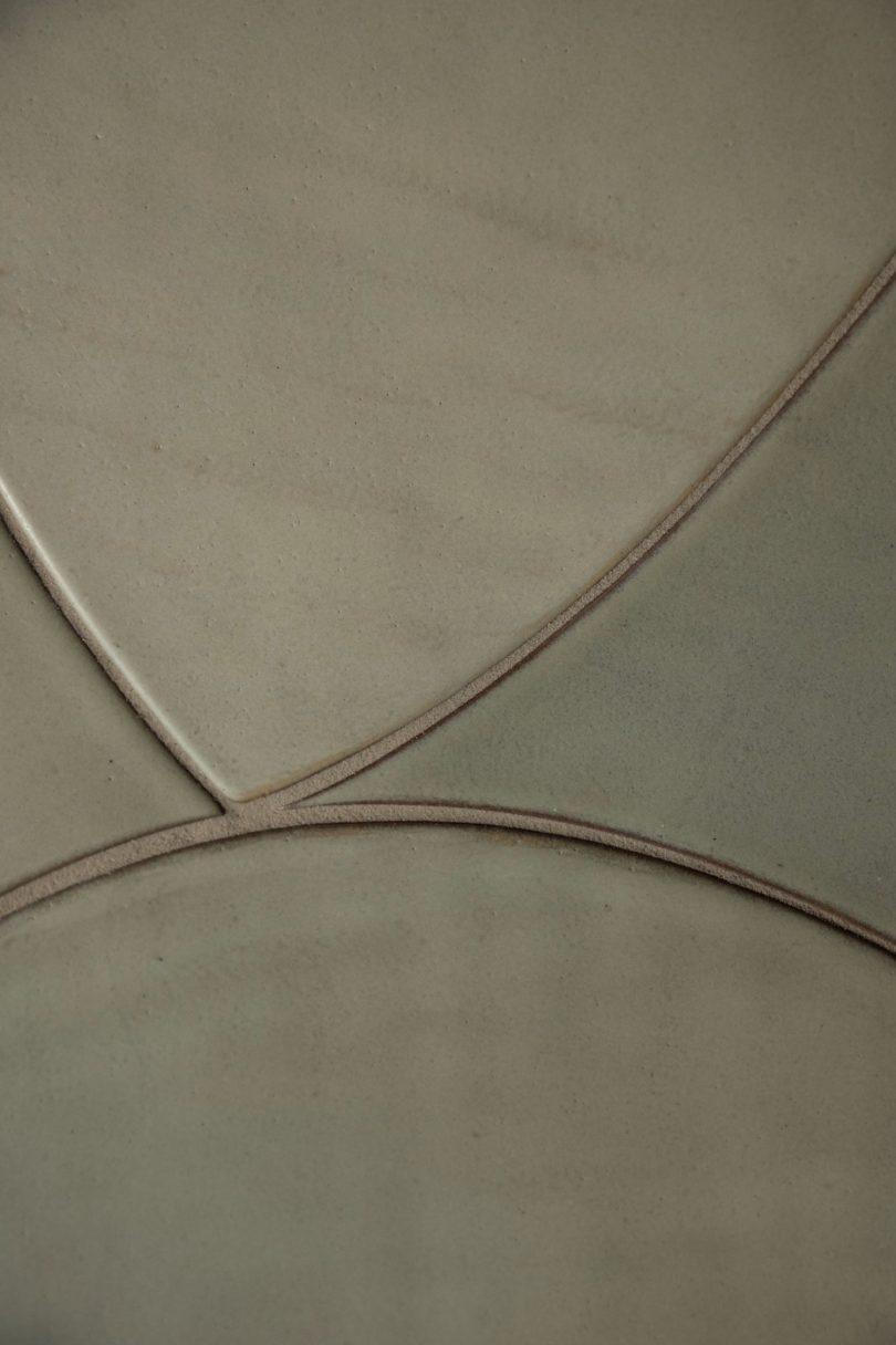 Cultivation Objects设计的极简桌子Fallen Leaves Coffee Table