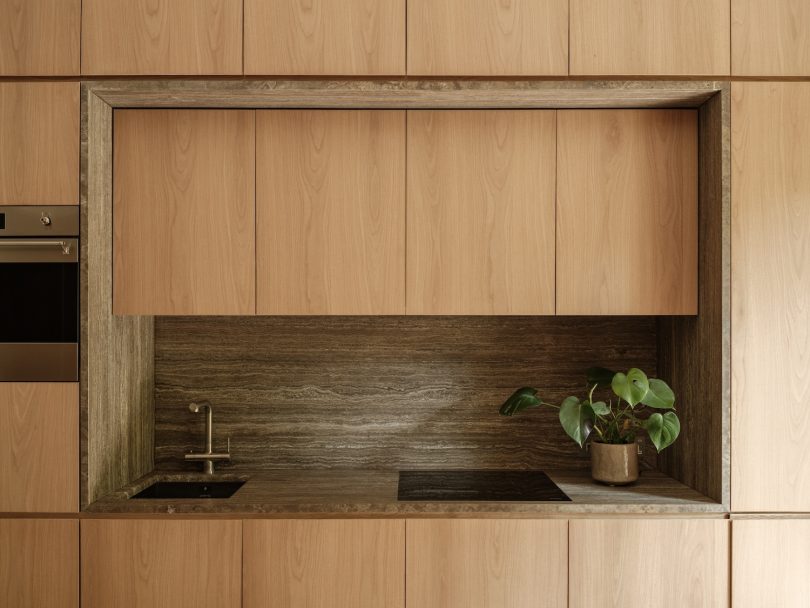 Nenmar设计的极简主义公寓Mansion Apartment