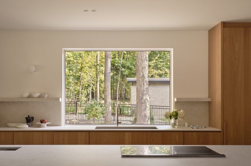 Vives St-Laurent设计的极简主义住宅Montpellier House