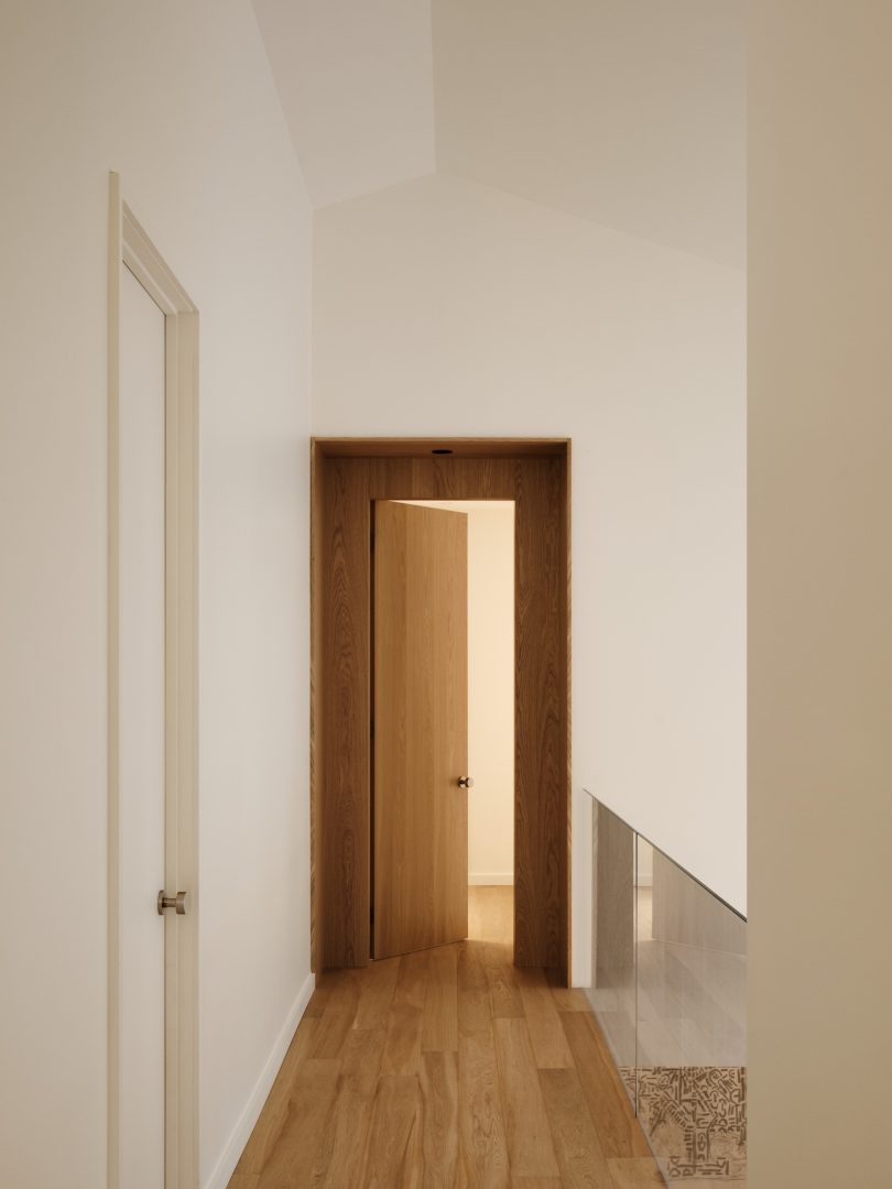 Vives St-Laurent设计的极简主义住宅Montpellier House