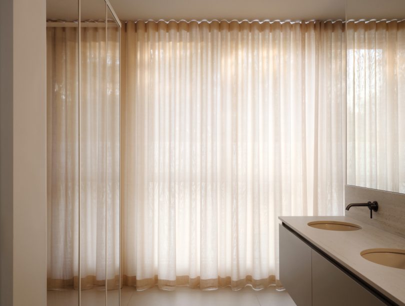 Vives St-Laurent设计的极简主义住宅Montpellier House