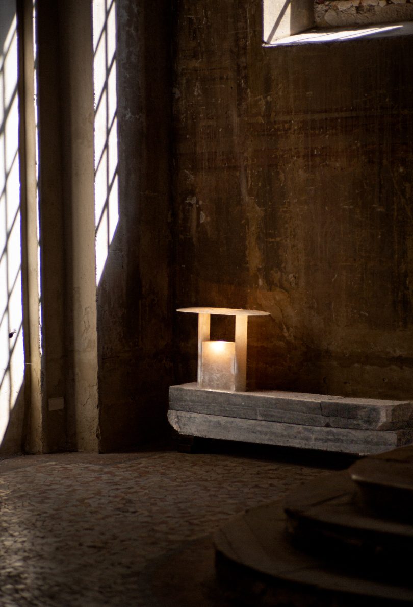 Studio Henry Wilson设计的极简主义台灯Pagoda Réflecteur