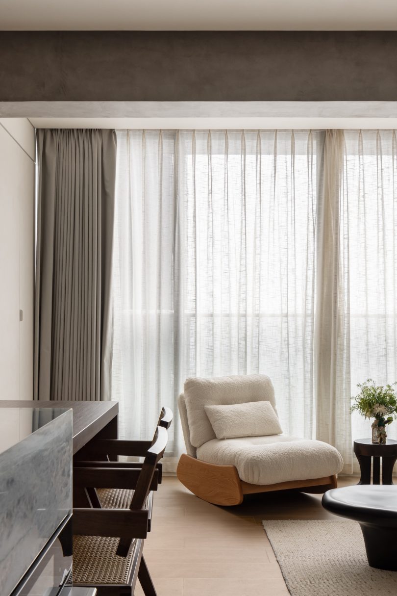 Huang Guangjian设计的极简住宅Toy Designer Home