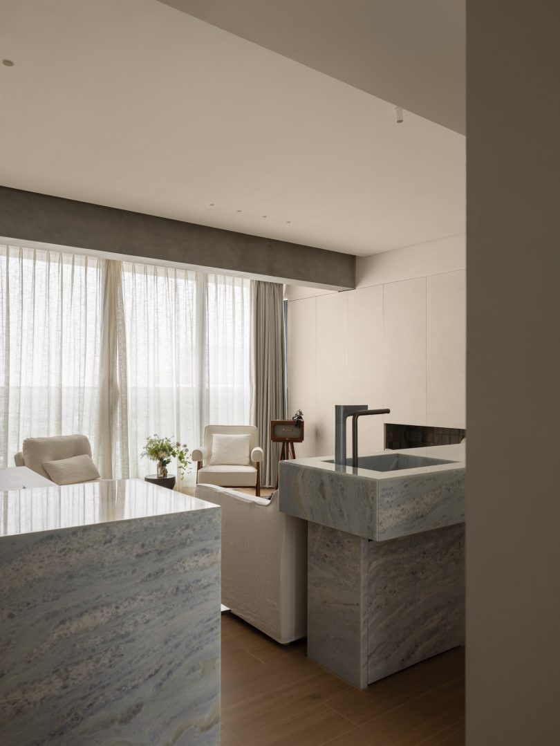 Huang Guangjian设计的极简住宅Toy Designer Home