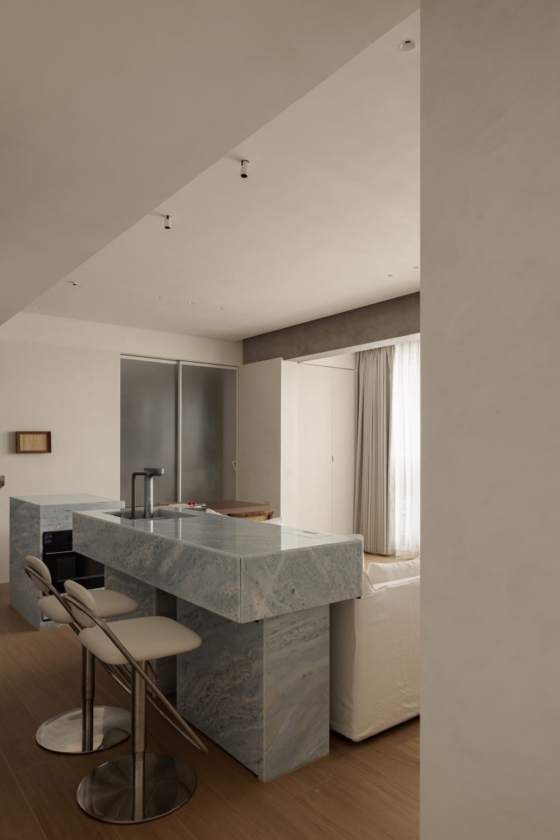 Huang Guangjian设计的极简住宅Toy Designer Home